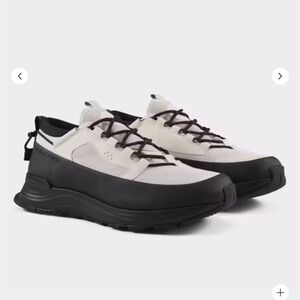 Canada Goose 7785M1 Glacier Trail Sneakers
Size: Men’s 12